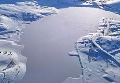 Yıldız Göleti tamamen dondu, ortaya kartpostallık görüntüler çıktı