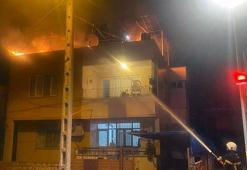 Payas'ta iki katlı evin terasında yangın