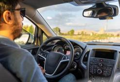 Uzmanlar uyardı: Kışın bu eşyaları sakın arabada bırakmayın! Tehlike saçıyor