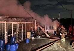 Sultangazi'de iki iş yeri yandı