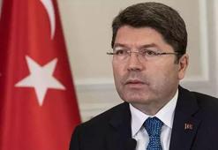 Bakan Tunç duyurdu! Sosyal medya paylaşımları tepki çeken avukat hakkında soruşturma