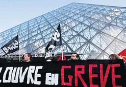 Louvre’da grev sürüyor