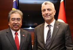 Bakan Bolat, Malezya Yatırım Ticaret ve Sanayi Bakanı Ghani ile görüştü