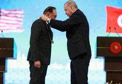 Malezya Başbakanı Enver'e Cumhuriyet Nişanı tevcih edildi