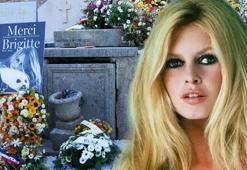 Brigitte Bardot'a görkemli veda! Cenaze töreni dev ekranlarda yayınlandı