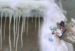 Sıcaklık eksi 21,8 derece! Her şey dondu, metrelerce uzunlukta buz sarkıtları oluştu
