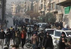 Halep’te sivillerin güvenli geçişi için "iki insani geçidin" yeniden açıldığı duyuruldu