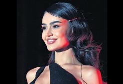 Özel gecede sahne aldı