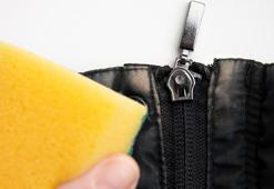 Kışın en büyük sorunu: Mont yakasına fondöten bulaşmasına son veren yöntem