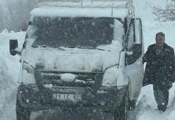 Kar birden bastırdı! Öğrenci servisi, tipi nedeniyle yolda kaldı