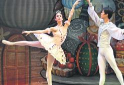 Gürcistan Devlet Balesi konuğumuz oluyor