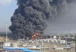 Rusya’da alevler yükseldi! Ukrayna’dan İHA saldırısı, petrol deposu hedef alındı