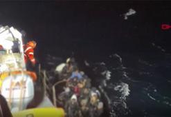 İzmir açıklarında lastik bot battı! 37 düzensiz göçmen kurtarıldı, 1 ölü