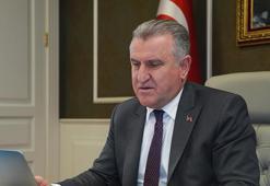 Bakan Osman Aşkın Bak Süper Kupa Şampiyonu Fenerbahçe’yi tebrik etti