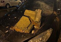 Bahçelievler’de tahliye edilen binanın balkonu çöktü