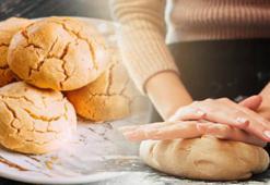 Bu kurabiye ağızda dağılıyor! Sırrı unundaymış: 17 dakikada pişiyor, fırından çıkana dokunmayın