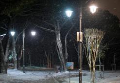 İstanbul’da beklenen kar yağışı gece saatlerinde etkisini gösterdi