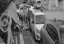 Çarpışmanın şiddetiyle metrelerce savruldular! Feci kaza...