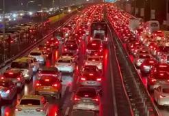İstanbul'da trafik yoğunluğu yüzde 85'e çıktı! İşte bölge bölge son durum