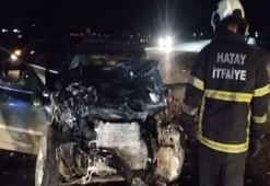 Hatay'da feci kaza! Minibüs ile otomobil kafa kafaya çarpıştı: 1 ölü, 6 yaralı