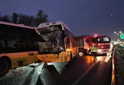 Başakşehir'de 3 İETT otobüsünün çarpıştığı kazada 5 kişi yaralandı