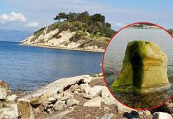 Kuşadası sahilindeki büyük sır! Denizden çıkartıldı, 40 cm yüksekliğinde