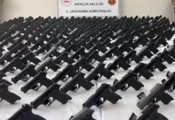 Antalya'da 393 ruhsatsız tabanca ele geçirildi: 2 gözaltı