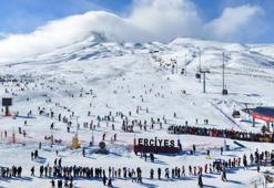 Erciyes Kayak Merkezi'nde yeni sezonun ilk ayında 1 milyon ziyaretçi