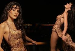 Joy Awards ödül töreninde Hande Erçel rüzgarı! Tüm gözler ünlü oyuncunun üzerindeydi