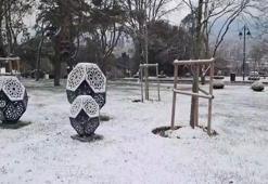 Çamlıca Tepesi kar yağışı sonrası beyaza büründü