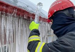 Türkiye'nin buzdan kenti! Aydınlatma direkleri dahi dondu