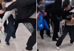 Ankara'da AVM'de 18 yaşından küçük iki grubun bıçaklı kavgasında bir kişi yaralandı