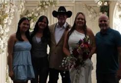 Düğün fotoğraflarını görünce şok oldular! 'Ücretsiz' hediye alay konusu oldu...