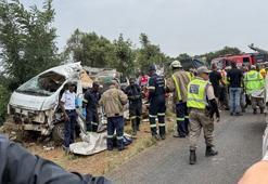 Güney Afrika'da okul servisi ile kamyon çarpıştı! Çok sayıda öğrenci hayatını kaybetti
