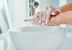 Elini sıcak suyla yıkayan bir daha düşünsün! Bakteriler için açık kapı, 30 saniye kuralı