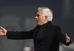 Eski Fenerbahçeli futbolcudan Jose Mourinho için şok sözler! 'Karakter eksikliği vardı'