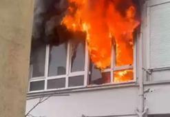 Ayvalık’ta evde büyük panik: Buzdolabı patladı, alevler evi sardı