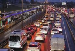 İstanbul trafiğinde yoğunluk yüzde 85'e çıktı! İşte bölge bölge son durum