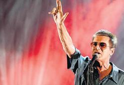 ‘Annem şarkıcı olmamdan utandı’