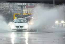 Ege’yi sağanak ve fırtına vurdu
