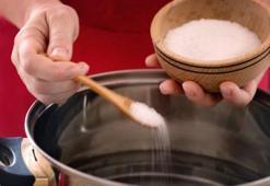 Çorbanın tuzunu kaçırdıysanız sakın dökmeyin! Tek bir dilimi yetiyor