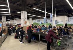 ABD'de 'Beyaz kıyamet' alarmı! Süpermarket raflarını boşalttılar