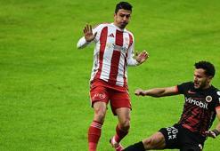 Süper Lig'de Antalyaspor, Gençlerbirliği karşısında geri dönerek galip geldi!