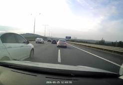 TEM bağlantısında dehşet anları! Makas atan sürücü faciaya saniyelerle yaklaştı