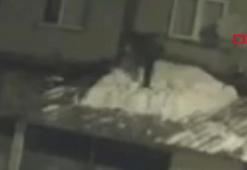 Kendisini bir anda yerde buldu! Kar kütlesi harekete geçince...