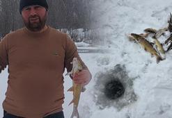 'Eskimo usulü' av : Buzu kırdık ve içerisinden balıkları elimizle aldık