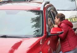Yürek yakan veda! Aracın camına yaslanıp yalvardı: 'Ne olur kalk aşkım'
