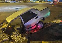 Erzincan'da feci kaza! Araç ikiye bölündü: 4 yaralı
