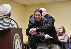 Şırıngalı saldırının ardından ilk kez konuştu! 'Ölüm tehditleri alıyorum'