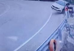 Uludağ yolunda kontrolden çıkan araç bariyerlere çarptı